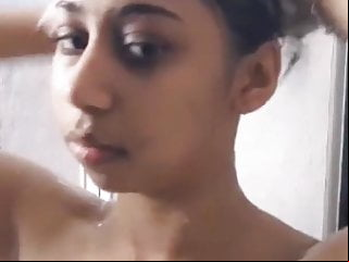 Sexy Aunty Bathing